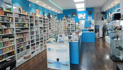 Interno del negozio eBreeze a Viterbo (Via Igino Garbini)